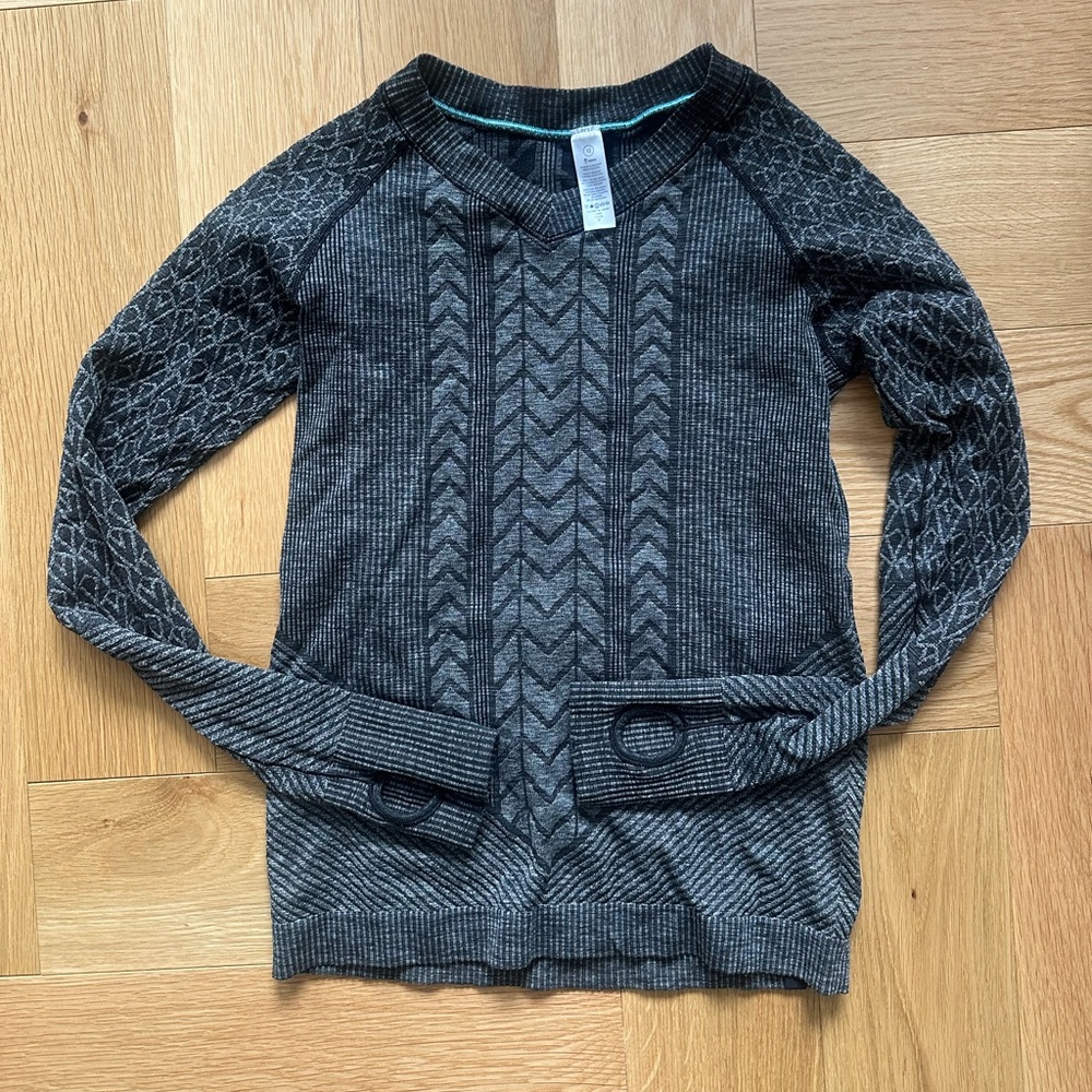 Ivivva by Lululemon Glacier Air long sleeve athletic top